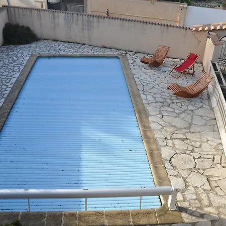 Bastide Cannelle Avec Piscine - Vila